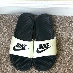 Nike slides women